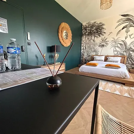 Hotel Le Manoir Du Monde *