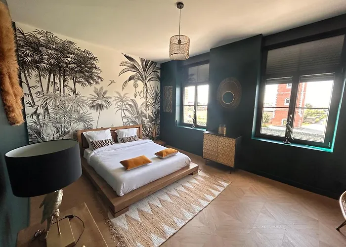 Le Manoir Du Monde Hotel