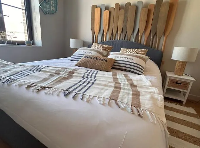 Le Manoir Du Monde Hotel *